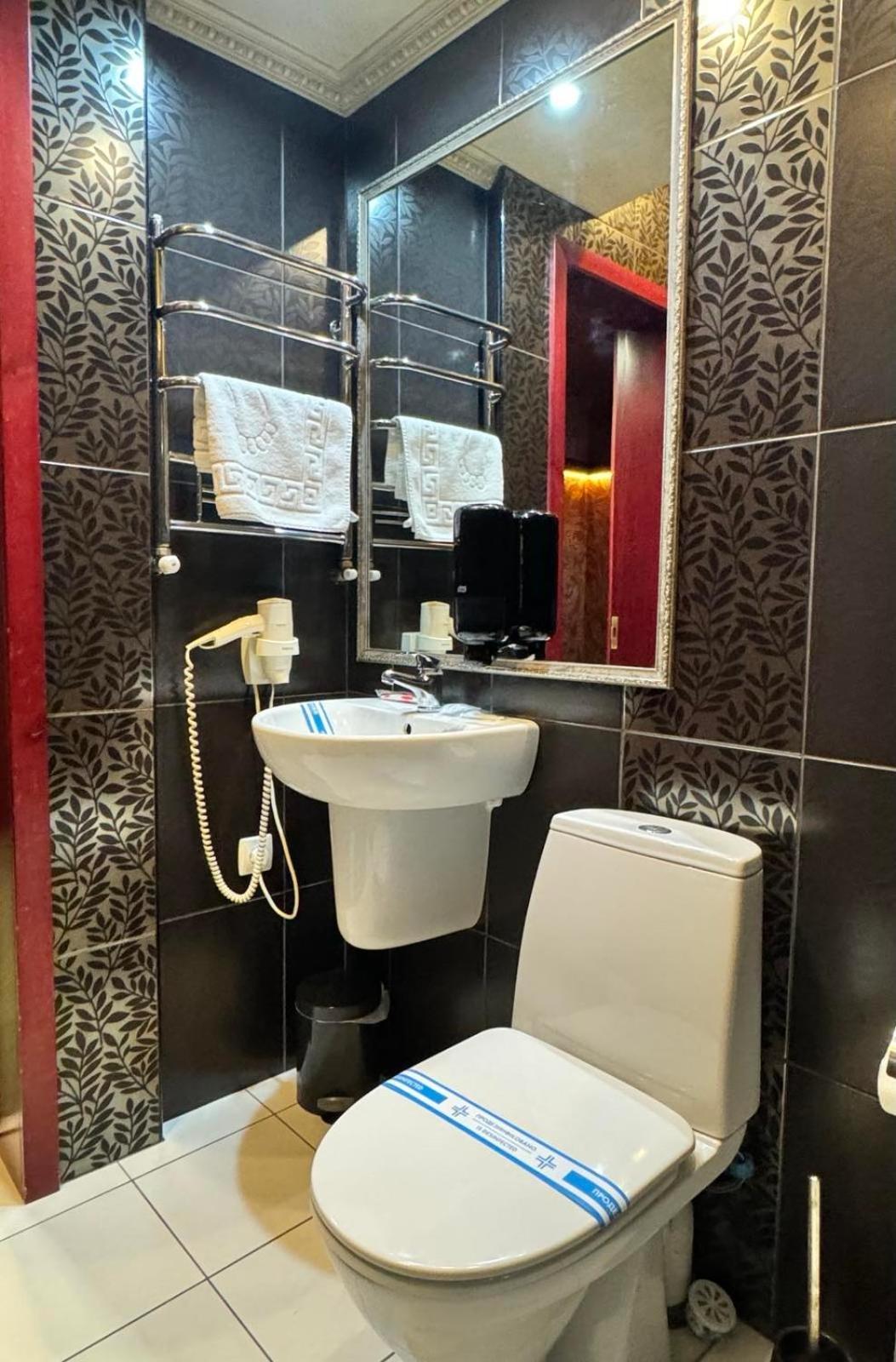 Hotel Veles Zolotonosha Exteriér fotografie