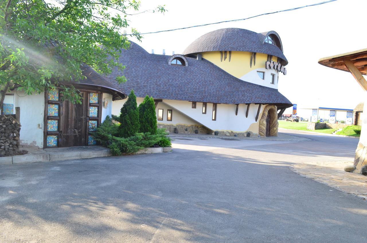 Hotel Veles Zolotonosha Exteriér fotografie